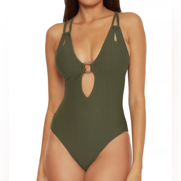 BECCA Other - Becca Women’s Line in the Sand Ring One Piece sz Small